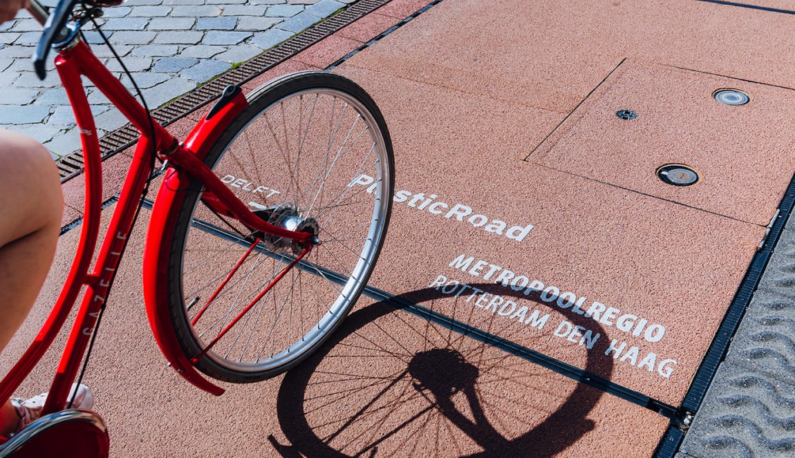 Melissa Bruntlett on the intelligent cycle path TU Delft campus