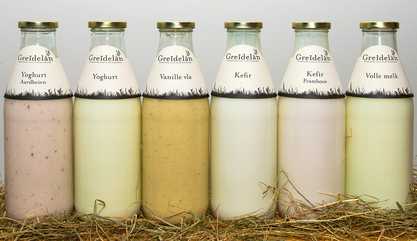 Greidelân in Friesland kefir and yoghurt bottles