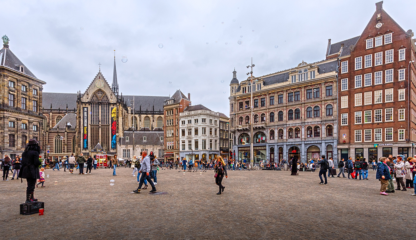 Dam Square - Visit the beating heart of Amsterdam - Holland.com