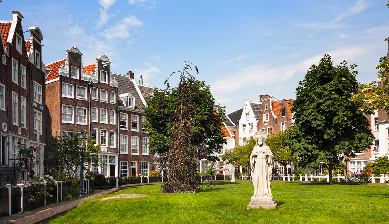Begijnhof Amsterdam - Holland.com