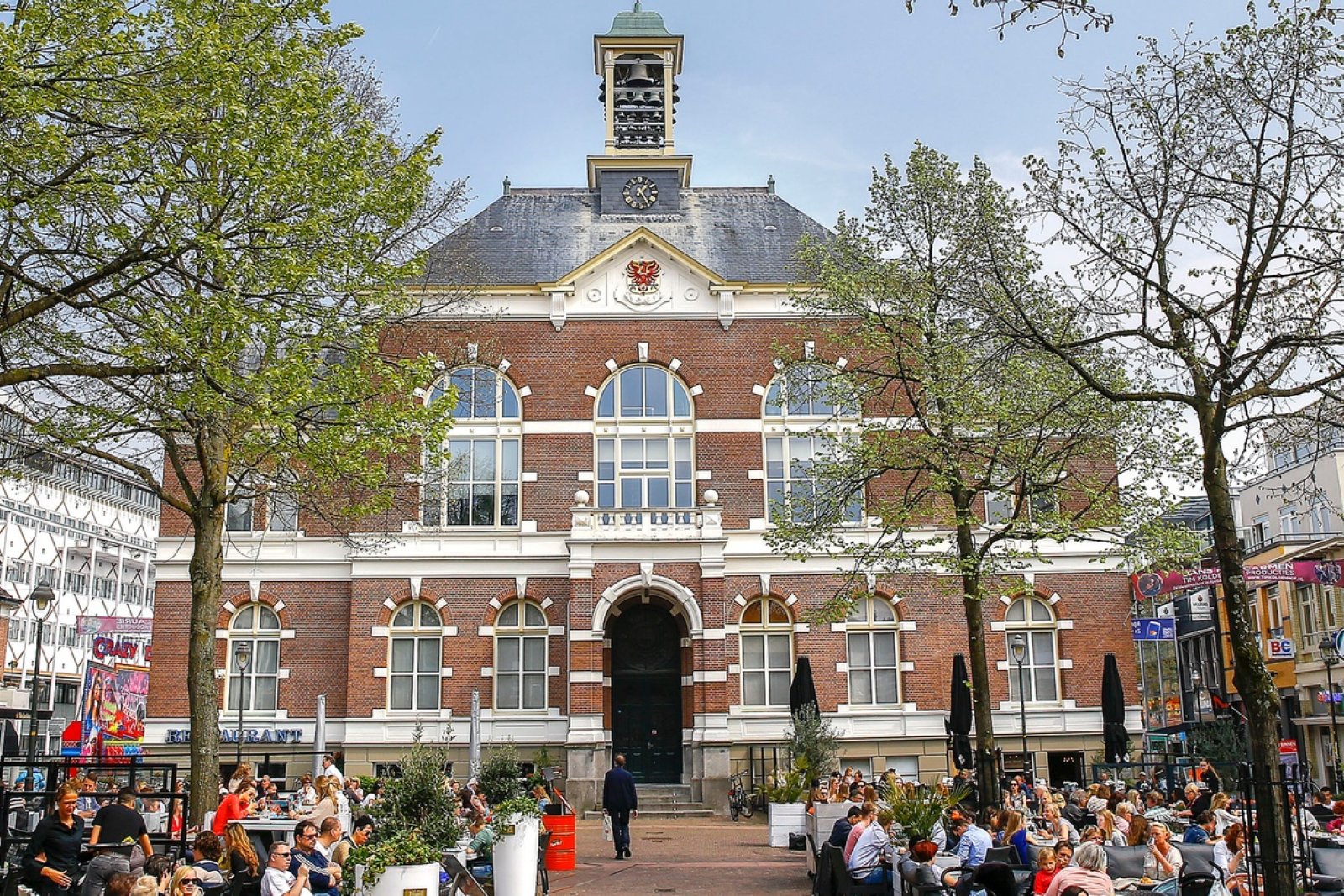 Apeldoorn raadhuisplein terrace