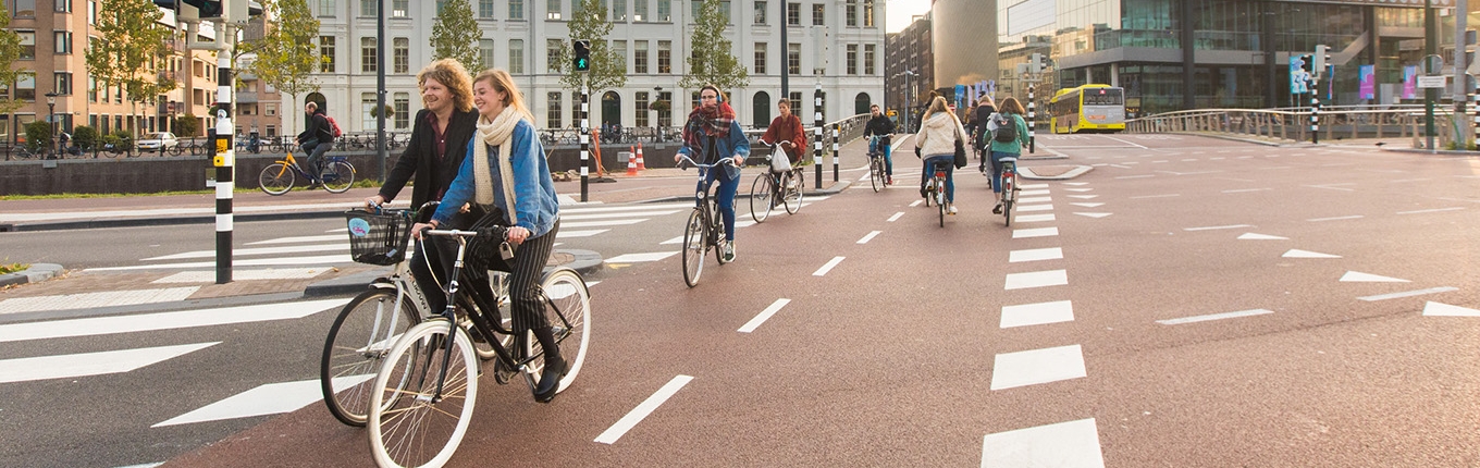 Cyclists crossing at Tivoli Vredenburg Cyclists crossing at Tivoli Vredenburg