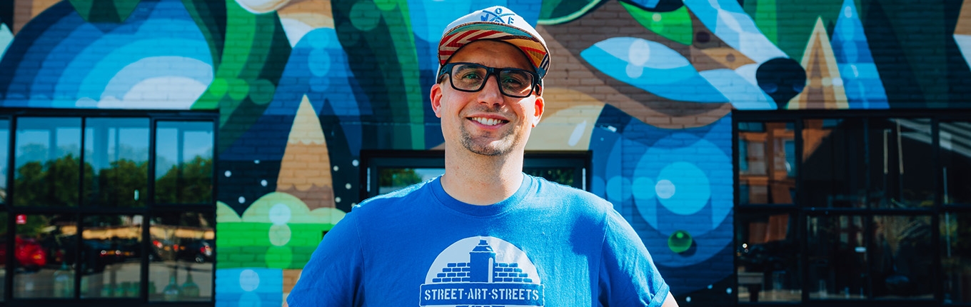 Egbert Scheffer posing for graffiti work Egbert Scheffer posing for graffiti work