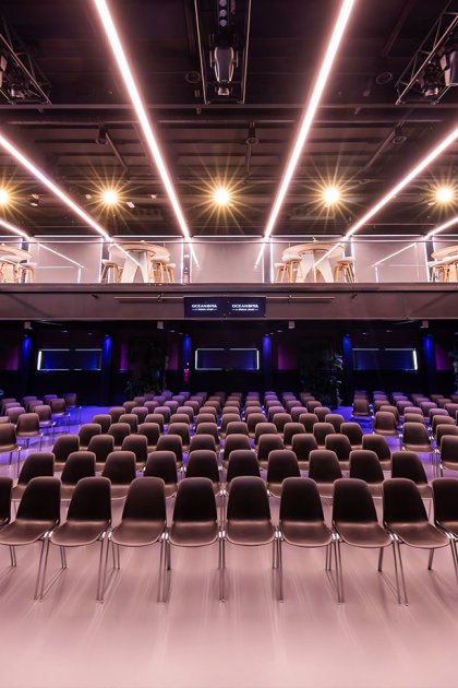 Oceandiva ship congress room