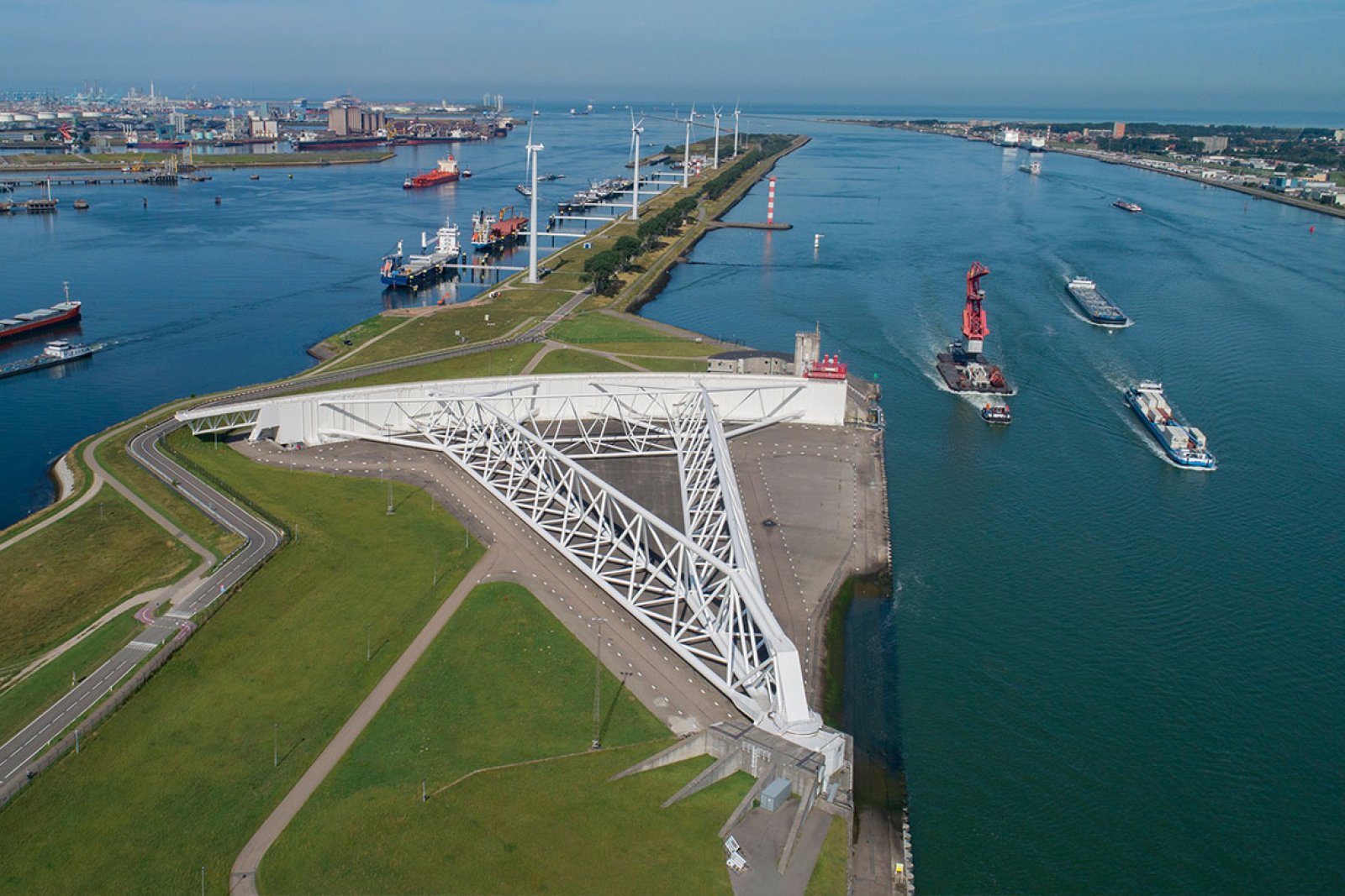 Maeslantkering Hoek van Holland, Rotterdam