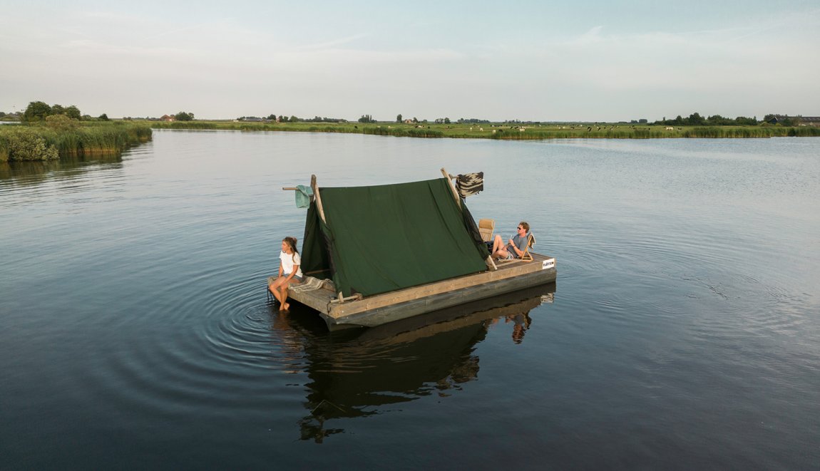 Flötten criss-crosses the Netherlands with a camping raft