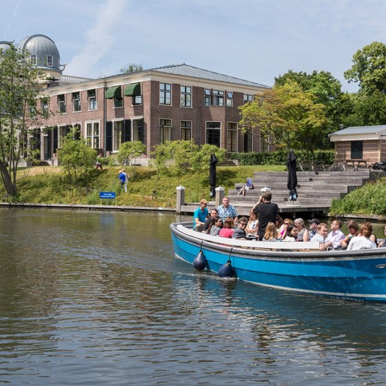 International journalists visit the Hortus Botanicus