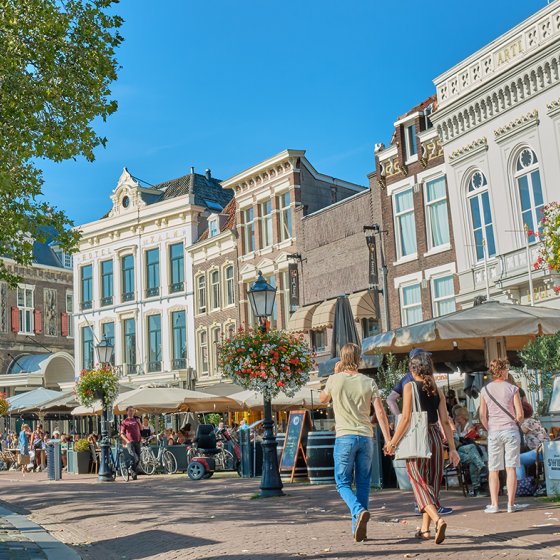 People strolling in Gouda city centre