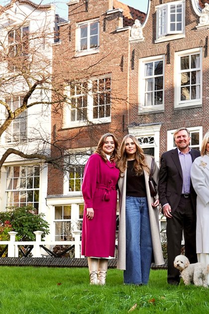 King Willem-Alexander with his family