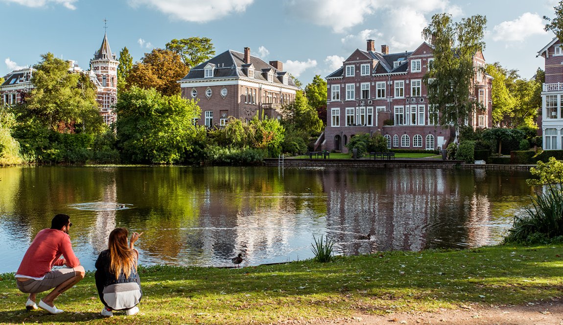 Couple enjoys in Vondelpark Amsterdam